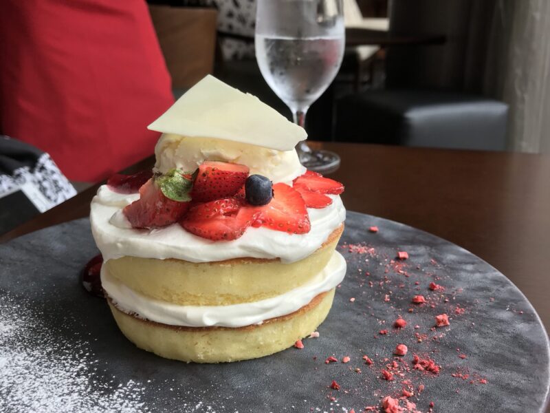Pancakes with Strawberries, Fresh Cream & Vanilla Ice Cream