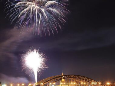 asahikawa-winter-festival-fireworks