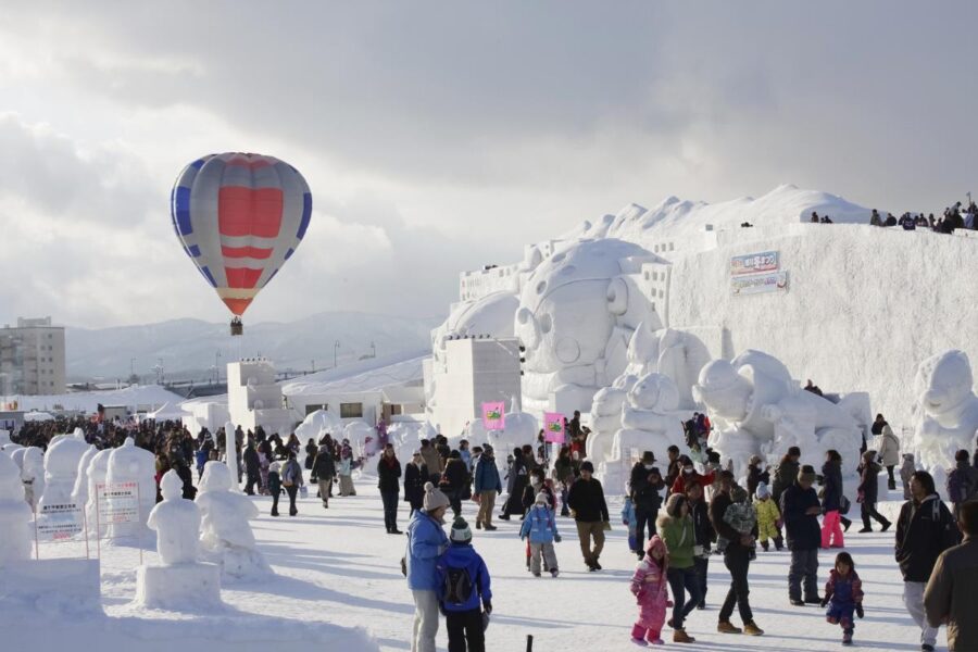 asahikawa-winter-festival-hot-air-ballooning