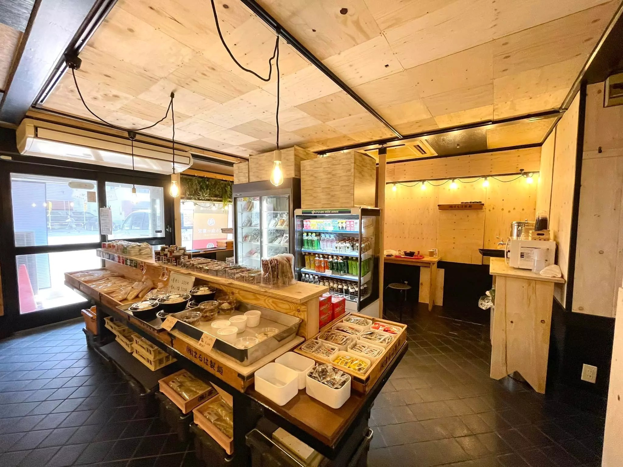 Maruchoku Grocery & Soba Store interior