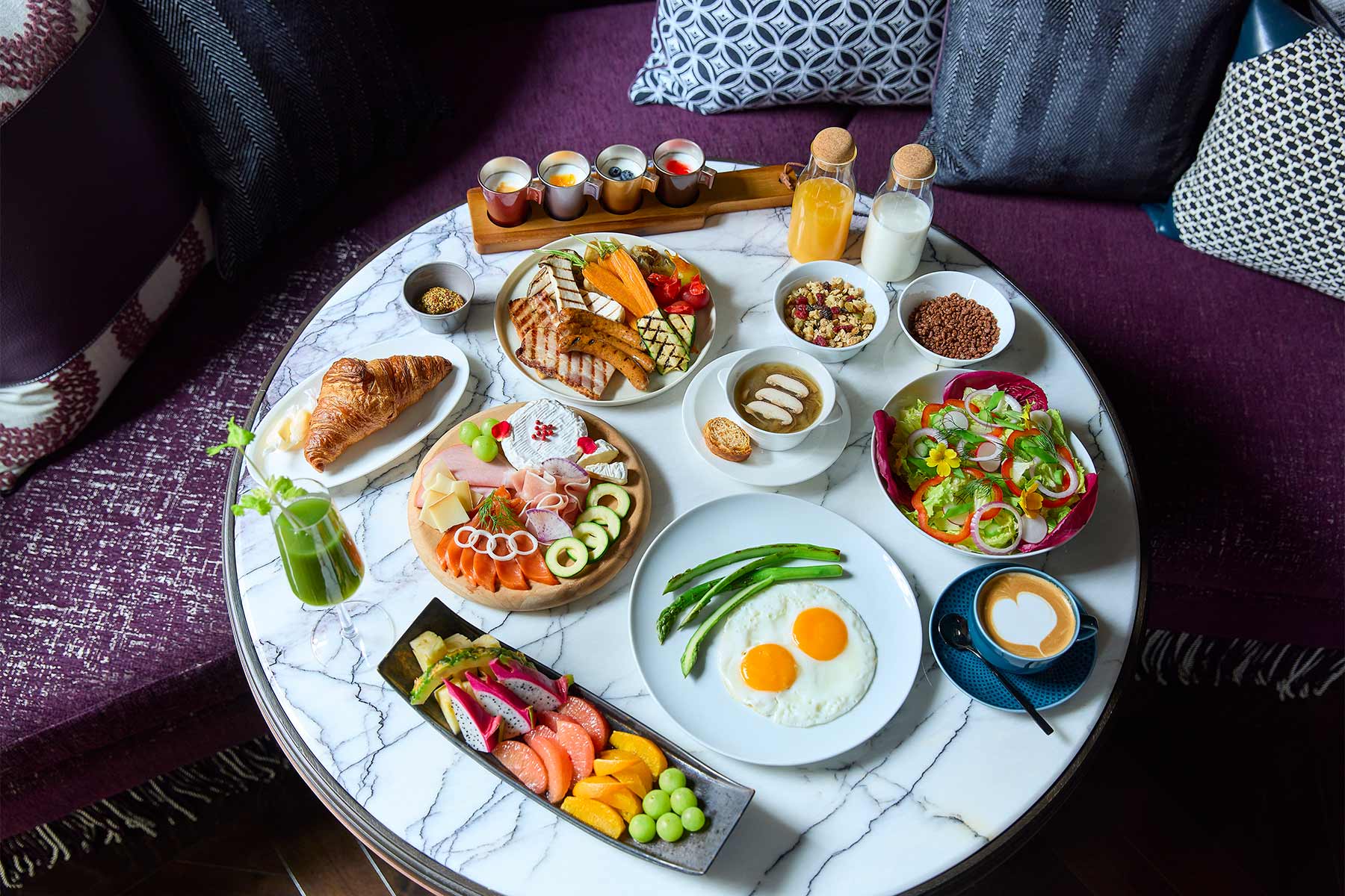 ホテル創成札幌 Mギャラリーコレクションのレストラン BARLEY GRILL AND BAR
