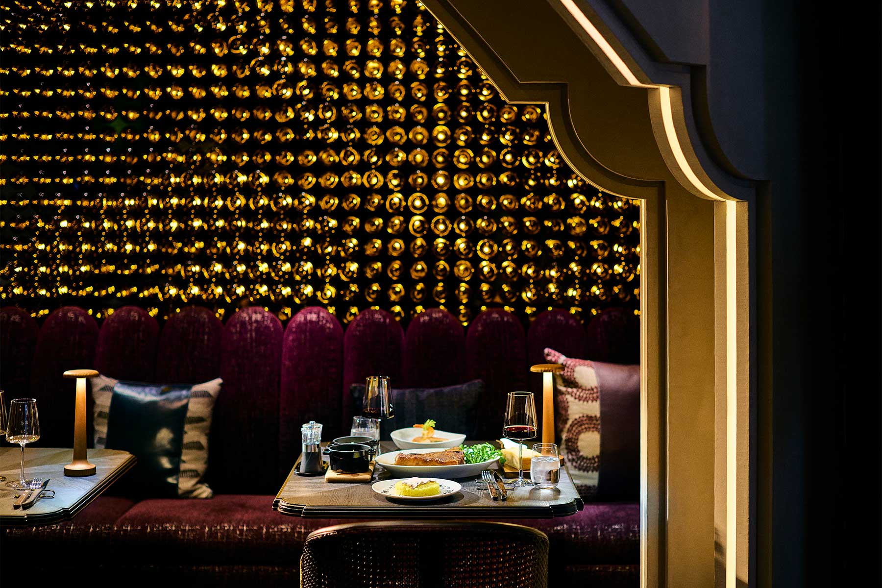 ホテル創成札幌 Mギャラリーコレクションのレストラン BARLEY GRILL AND BAR